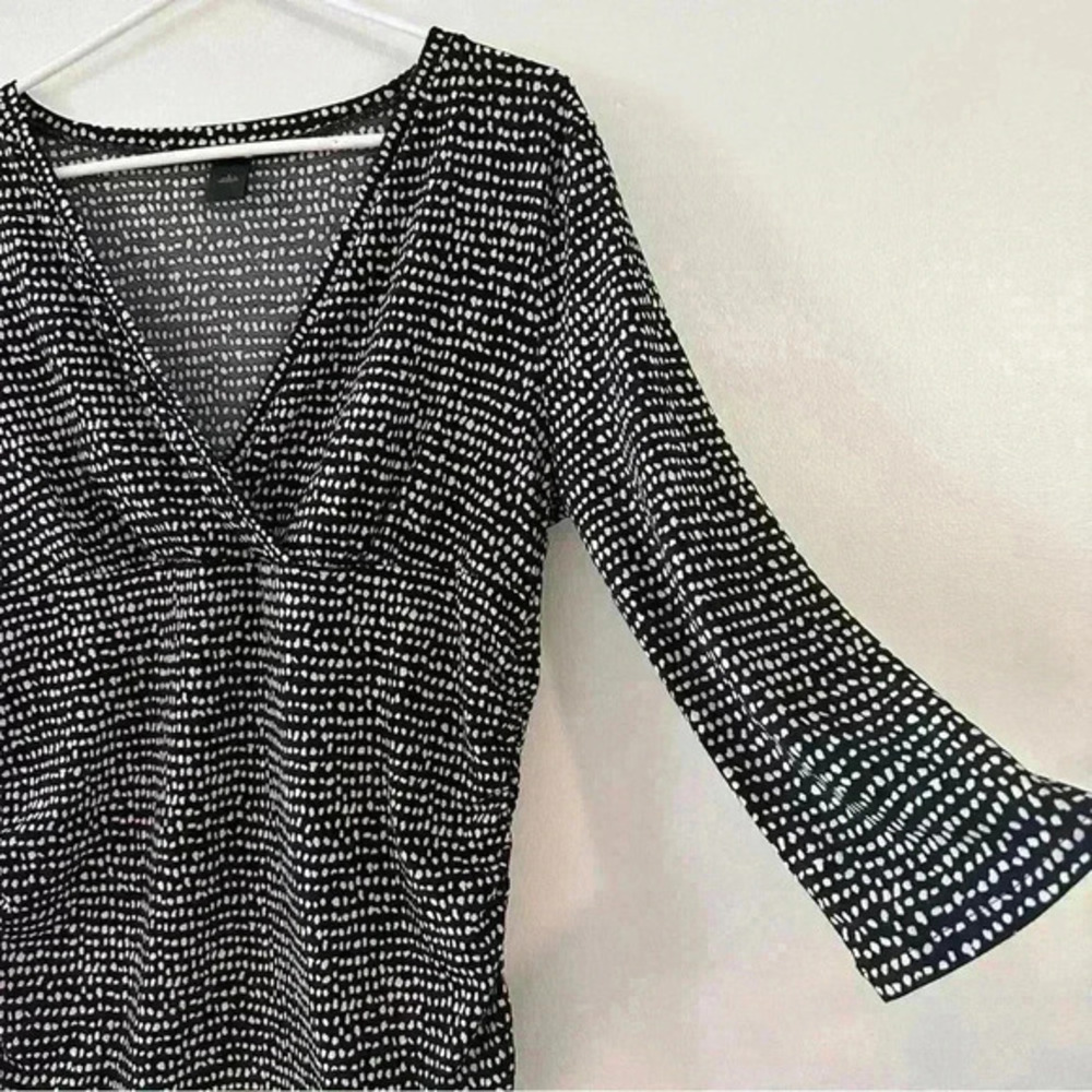 Ann Taylor Women's V-Neck 3/4 Sleeve Black And White Abstract Blouse Size Large - Picture 4 of 9